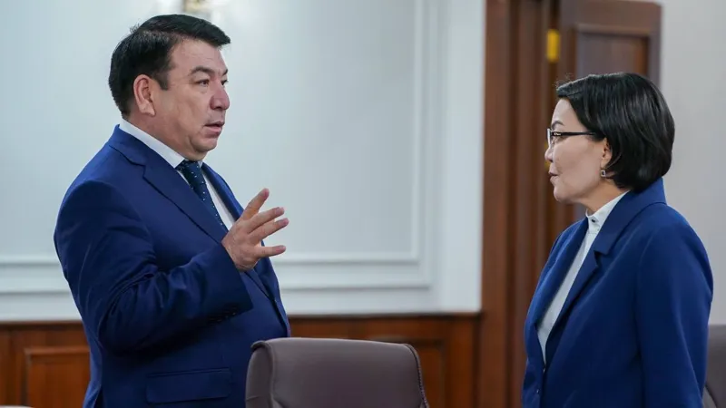 Министр просвещения Гани Бейсембаев и министр труда Светлана Жакупова