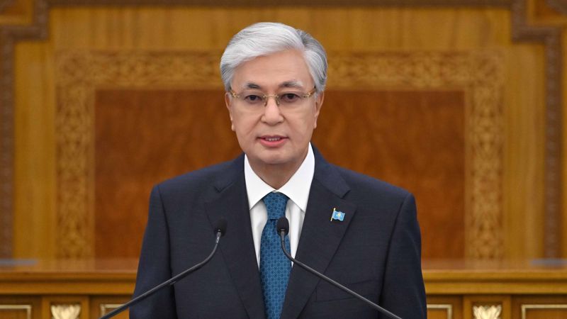 Президент поручил улучшить условия для автоперевозчиков и ускорить развитие транспортной системы