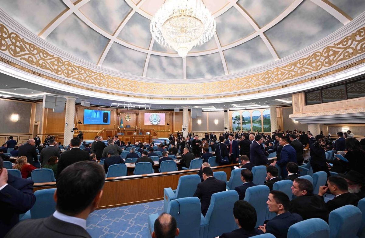 Обстановка в зале заседаний правительства