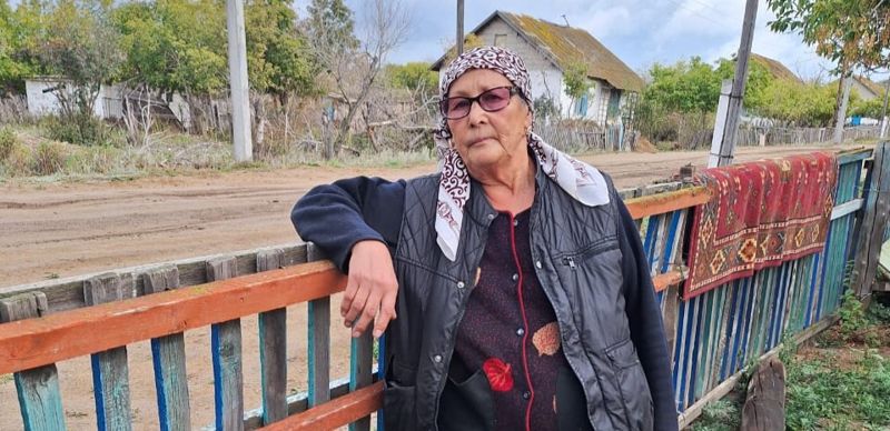 "Шварц-апа": бабушка из Акмолинской области покорила соцсети своей физической формой