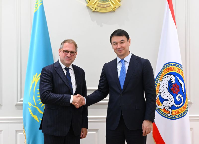 Дархан Сатыбалды обсудил с послом Франции новые проекты в Алматы