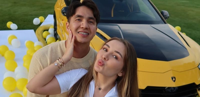 Блогер Ерболат Жанабылов во время суда отключал микрофоны журналистов