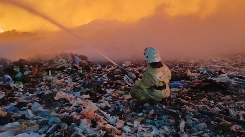 Из-за пожара на полигоне близ Алматы хотят объявить ЧС