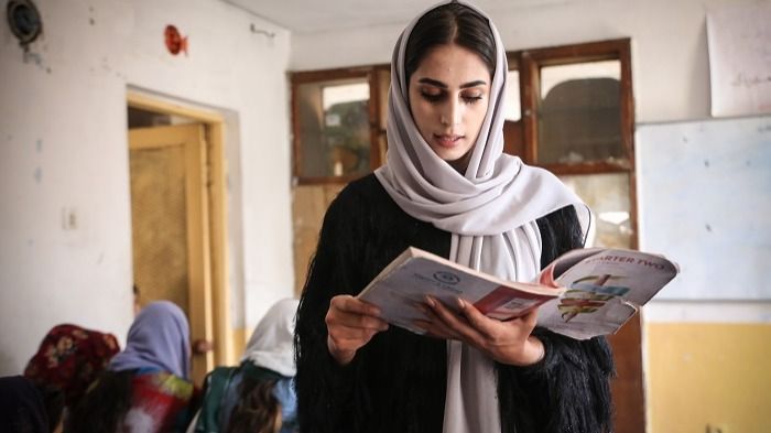 Талибан запретил в университетах книги, написанные женщинами 