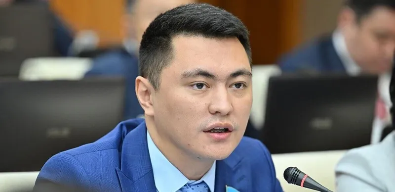 Даулет Мукаев. Фото пресс-службы парламента РК