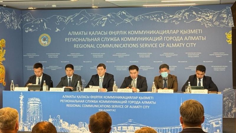 Подрядчик оплатит ремонт машин после "грязевого капкана" на Аманжол в Алматы