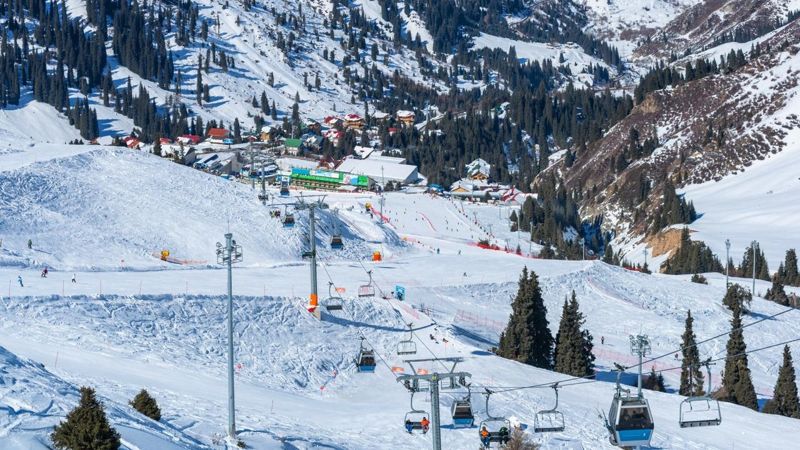 Мужчину накрыло лавиной в горах близ Алматы