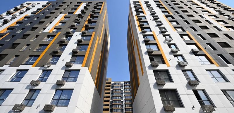 "Въезд с уклоном свыше 45 градусов". Акимат Алматы проверит безопасность паркинга в ЖК Four Seasons