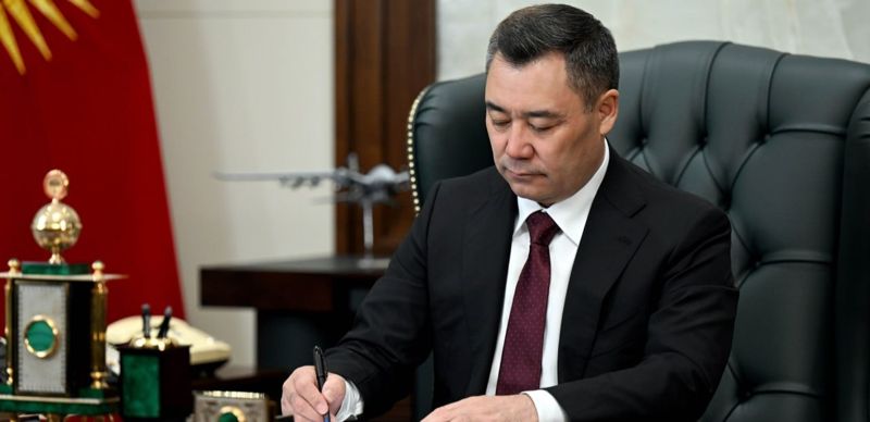 Президент Кыргызстана предложил ввести смертную казнь за изнасилование детей