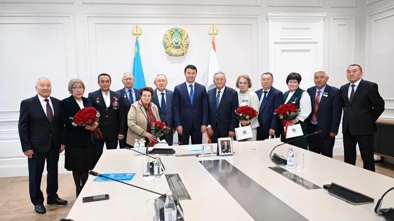  Встреча Дархана Сатыбалды с ветеранами