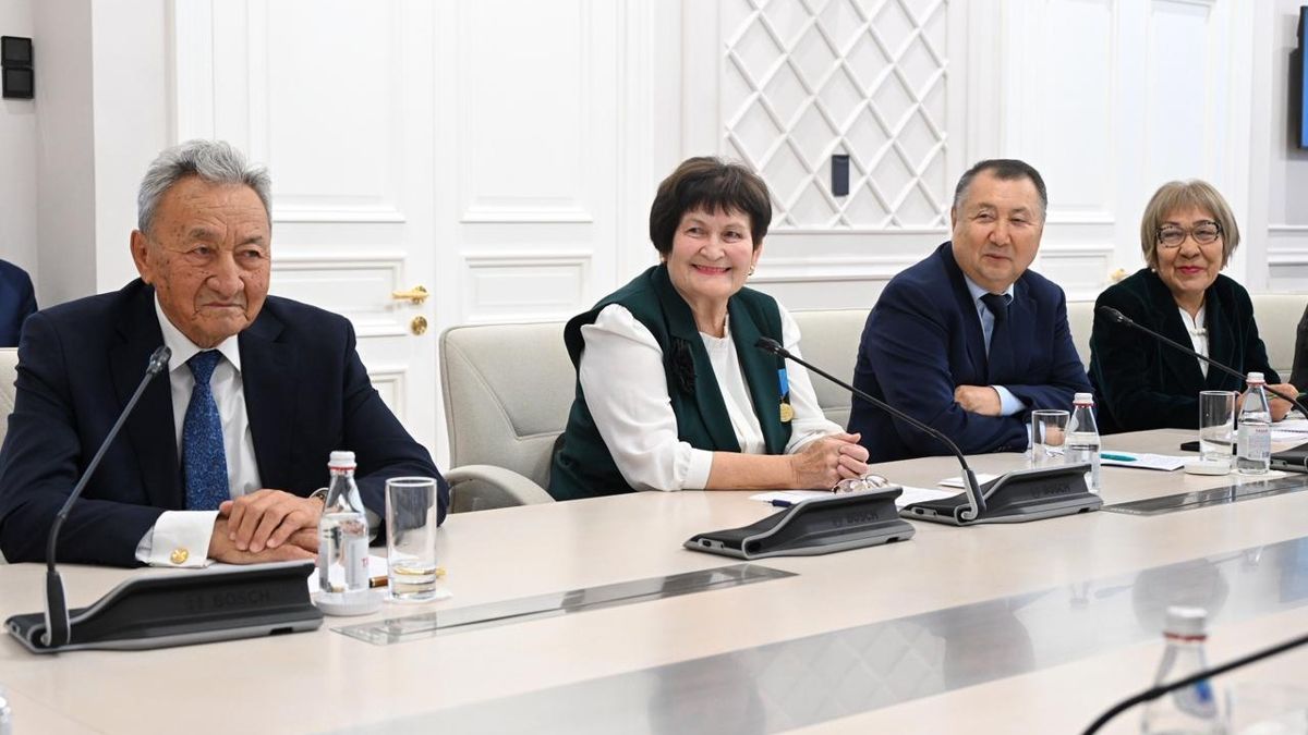  Встреча Дархана Сатыбалды с ветеранами