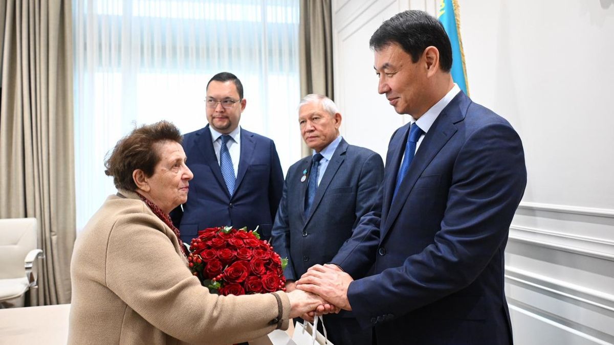  Встреча Дархана Сатыбалды с ветеранами