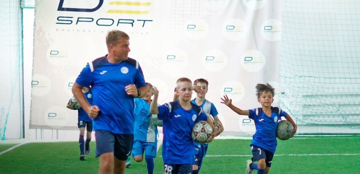 Дети на тренировке в спортклубе Desport