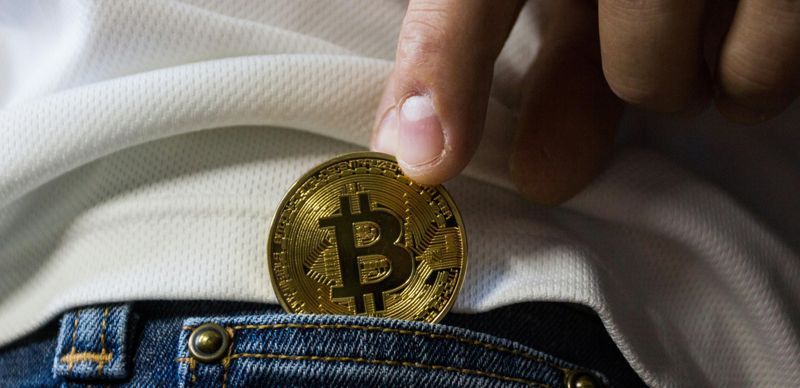 Биткоин переживает крупнейшее падение с 2022 года