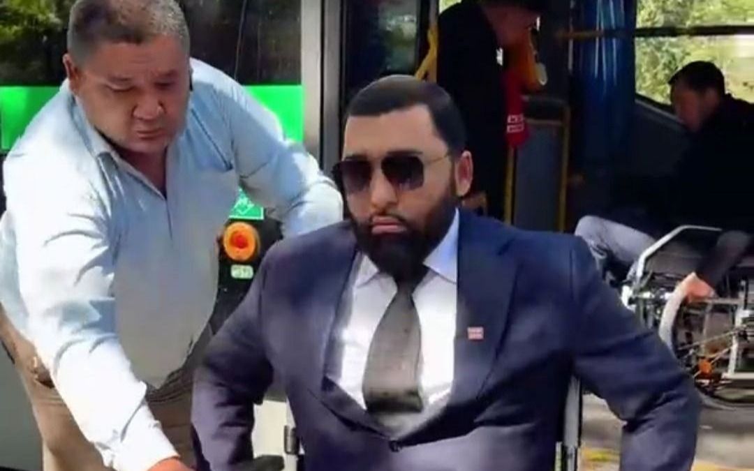 Рейд депутатов маслихата Алматы на колясках