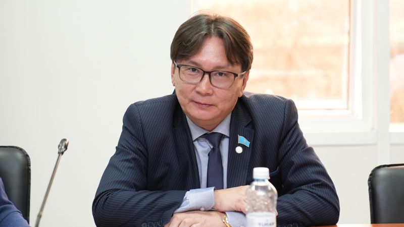 Правила игры на "упрощёнке" были понятны любому базарному торговцу –  бизнесмен Канат Ибраев