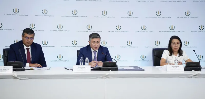 Глава Нацбанка Тимур Сулейменов (в центре) и его заместители Акылжан Баймагамбетов и Алия Молдабекова
