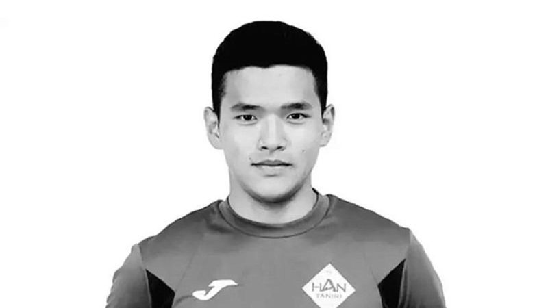 Скончался молодой футболист клуба "Хан Тенгри" Диас Толеу: ему стало плохо во время матча