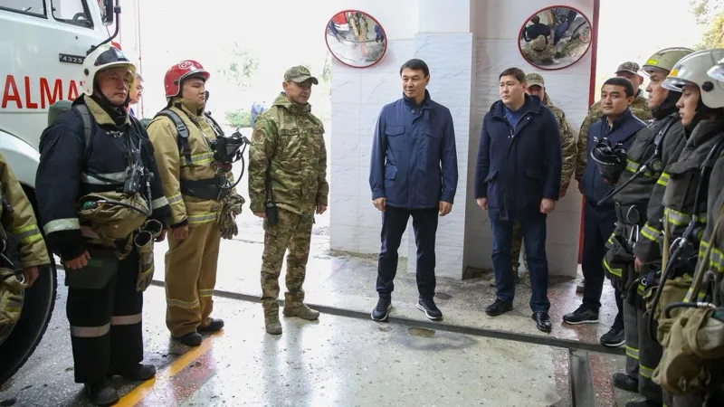 Дархан Сатыбалды посетил специализированный отряд ДЧС Алматы