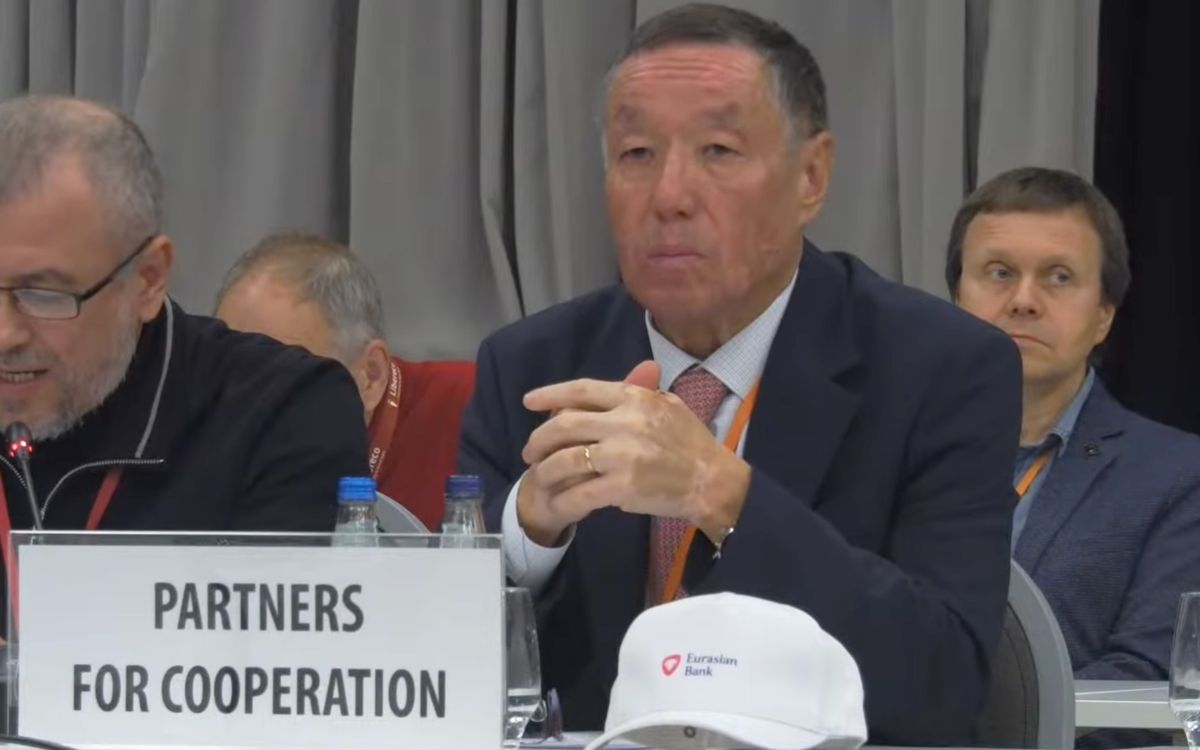 Директор Национального фонда содействия процветанию Директор Усен Сулеймен