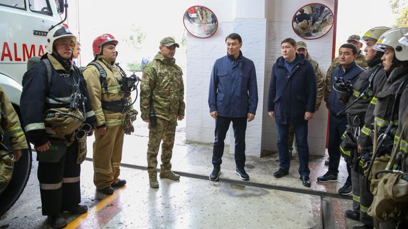 Аким Алматы ознакомился с деятельностью специализированного отряда ДЧС