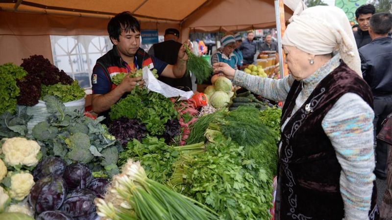Цены на лук, морковь и картофель снизились в Казахстане за неделю