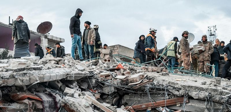 Несколько зданий обрушились после землетрясения в Турции