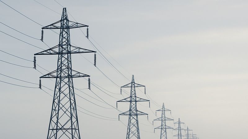 В Алматы сбой электроснабжения из-за возгорания на линии ЛЭП: часть районов осталась без света