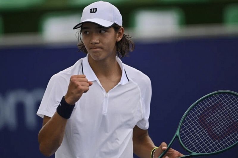 Теннисист Амир Омарханов пробился в полуфинал турнира ITF в Тунисе