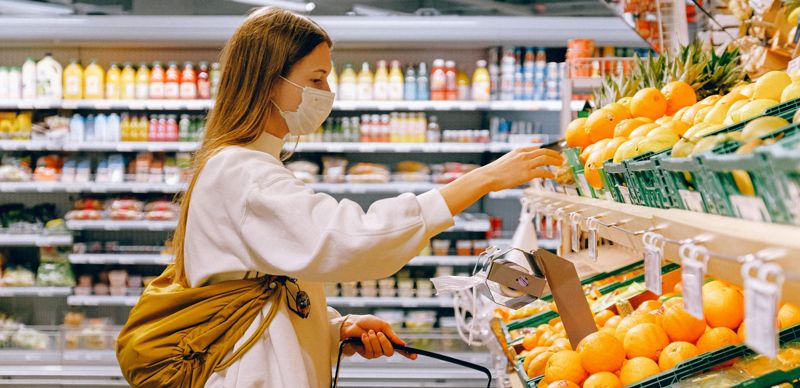 Супермаркет в Петропавловске наказан за указание цен в рублях