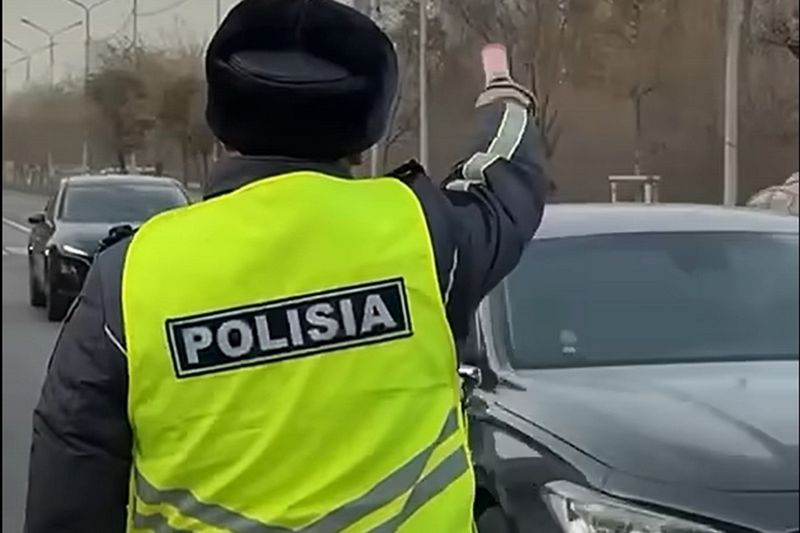 Пробки в Алматы – круглый год: полиция переходит на ручное регулирование в часы пик