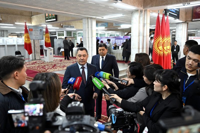 Как в Кыргызстане проходят досрочные выборы в Жогорку Кенеш