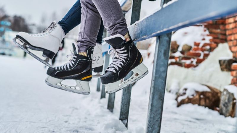 За зимним настроением: где в Алматы покататься на коньках  