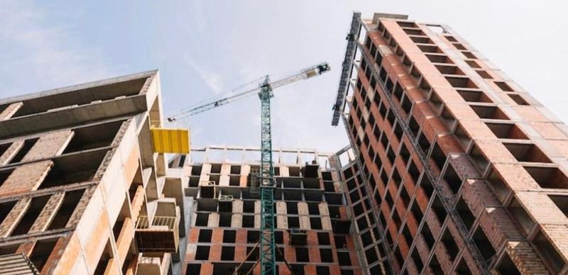 Сотрудники стройкомпании незаконно продавали квартиры на левобережье Астаны
