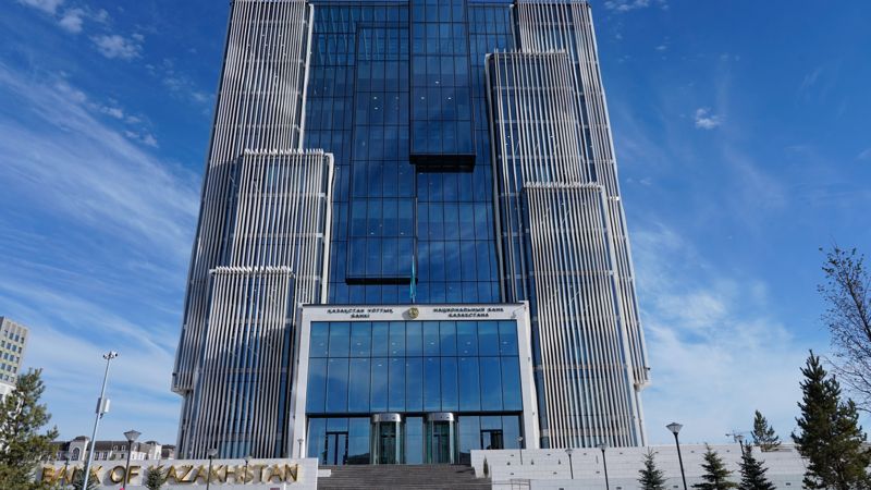 Прогноз по инфляции улучшен: в Нацбанке объяснили сохранение ставки