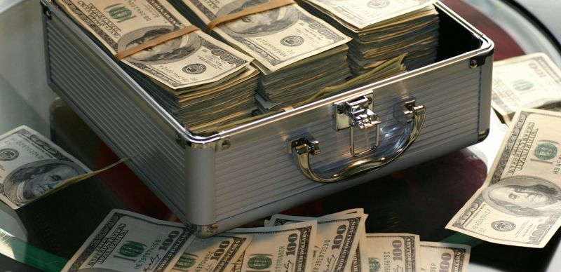 Более миллиона долларов пытались незаконно вывезти из страны через аэропорт Астаны