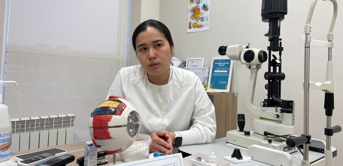 Врач-офтальмохирург