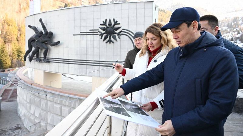 Аким Алматы ознакомился с ходом реконструкции высокогорного спортивного комплекса "Медеу"