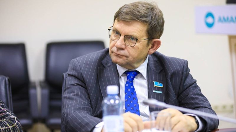 Депутат Пономарёв предложил закрепить запрет смертной казни в Конституции