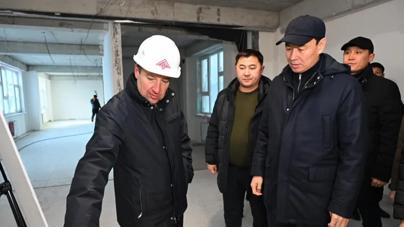 Аким Алматы Дархан Сатыбалды ознакомился с ходом строительства жилья для очередников и ряда школ