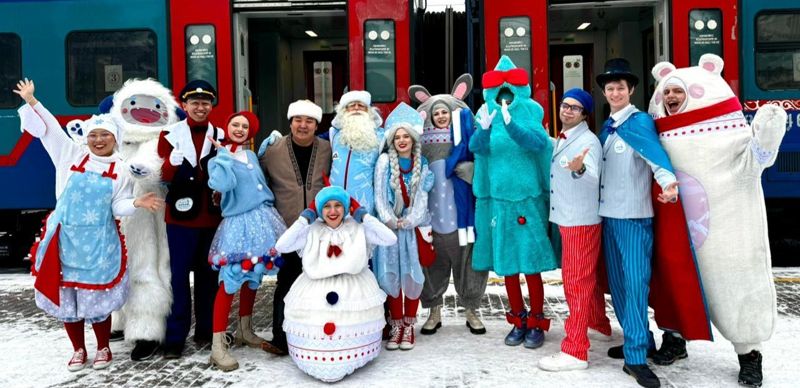 Более 300 пассажиров отправились в первый рейс "Полярного экспресса" из Астаны