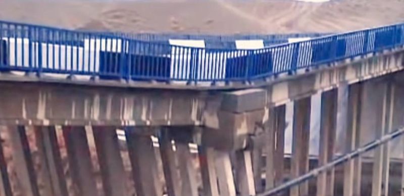 Автомобильный мост рухнул на реке Келес в Туркестанской области