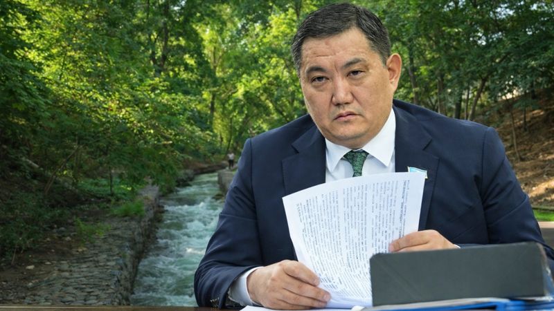 "Я буду здесь горой стоять": депутат Бакытжан Базарбек против застройки вдоль Терренкура в Алматы