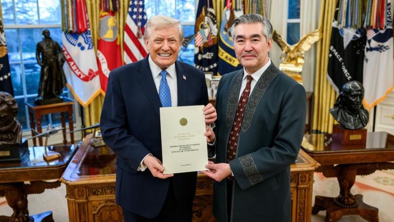 Магжан Ильясов вручил верительные грамоты Дональду Трампу в Белом доме