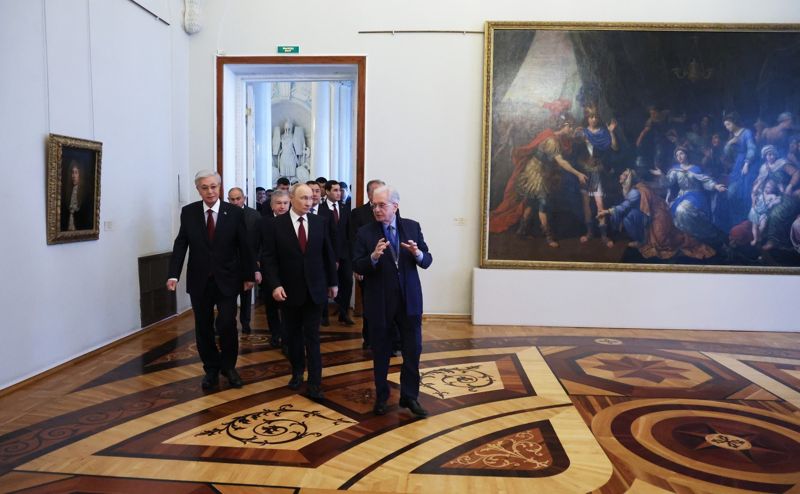 Токаев на встрече с Путиным: Развитие стратегического партнёрства полностью соответствует коренным интересам народов наших стран