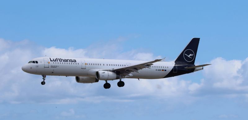 В Алматы экстренно сел самолёт Lufthansa: пассажир скончался на борту