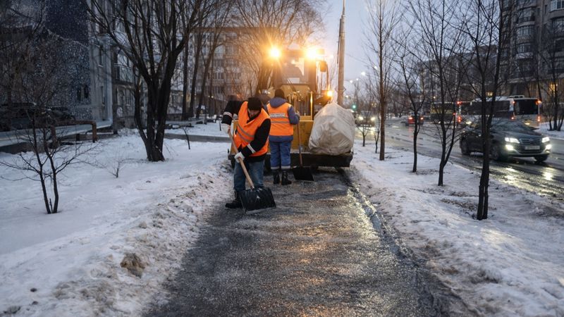 Гололёд в Астане парализовал город: задержки рейсов, ДТП, жалобы на неубранные улицы