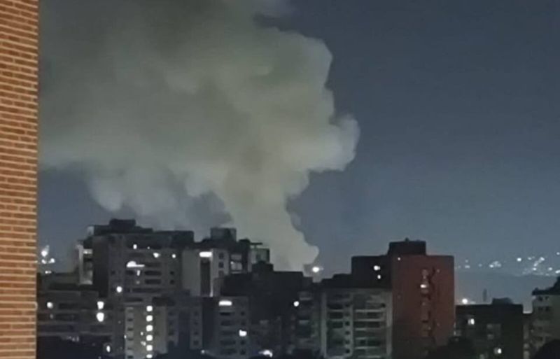 Серия взрывов произошла в столице Венесуэлы близ военной базы