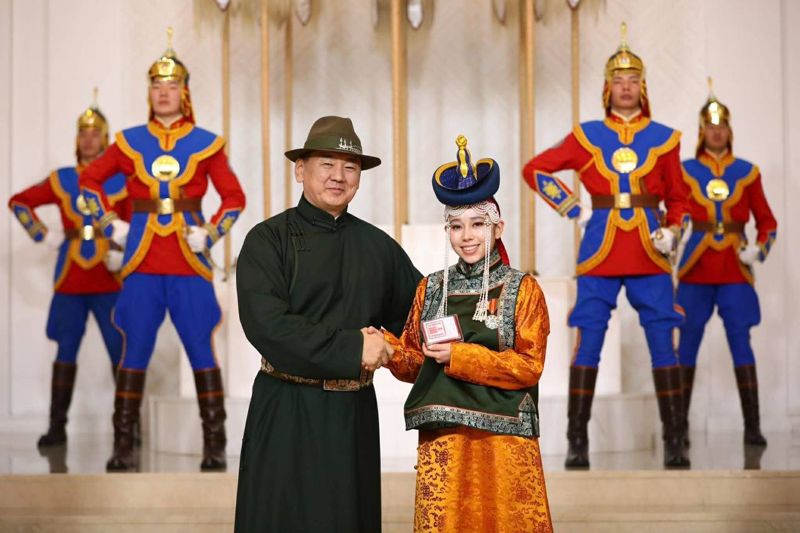 Победительница Silk Way Star Мишель Джозеф стала лауреатом ордена Полярная звезда