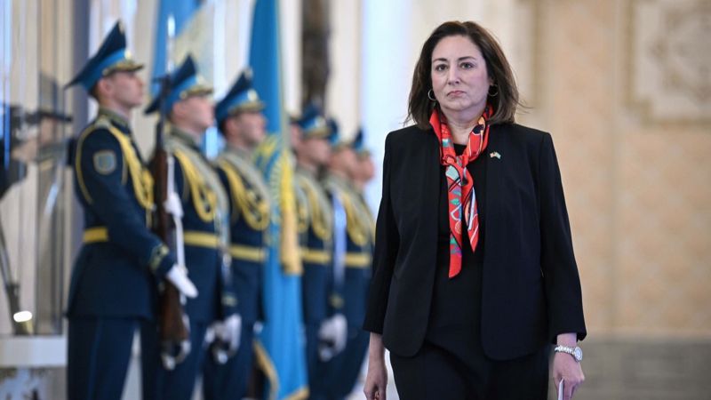 Токаев принял верительную грамоту посла США